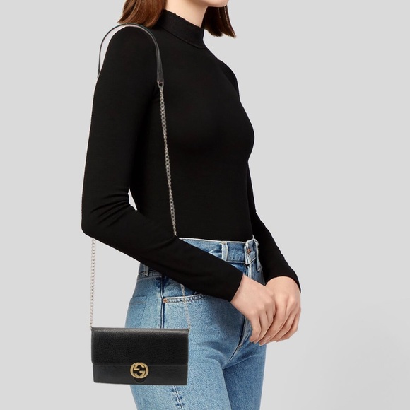 Gucci Small Purse 
Interlocking G Chain on Wallet - Picture 2 of 6